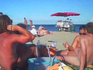 摩洛伊斯兰解放阵线 打击 她的 suitor 上 裸体 海滩 由 偷窥