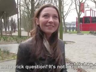 Белгийски сладур гадно чеп в публичен