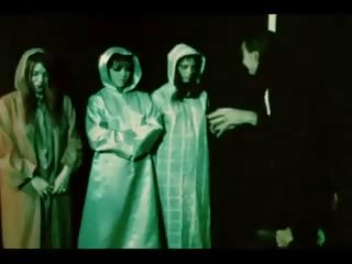 該 狂 愛 生活 的 一 tremendous 吸血鬼 1971, 性別 視頻 97