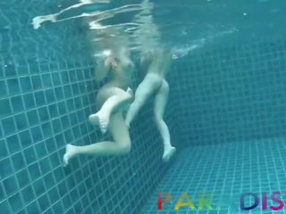 Playful s shkoj fucked së bashku në pishinë jashtë - pjesë 1 seks film klipe