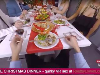 믿을 수 없는 크리스마스 공식 만찬 와 입 아래의 그만큼 테이블